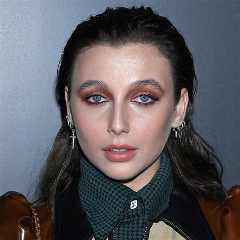 emma chamberlain eye bags.